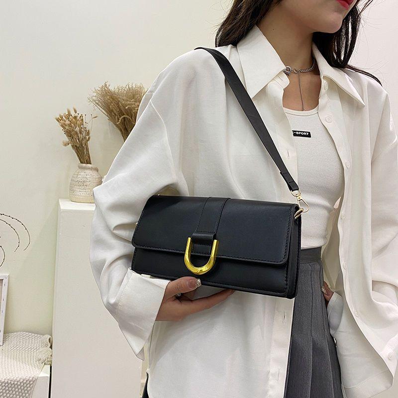 Baguette bag women's 2024 new fashion and elegant women's bag underarm horseshoe buckle shoulder messenger bag fashion simple and versatile baguette bag for women