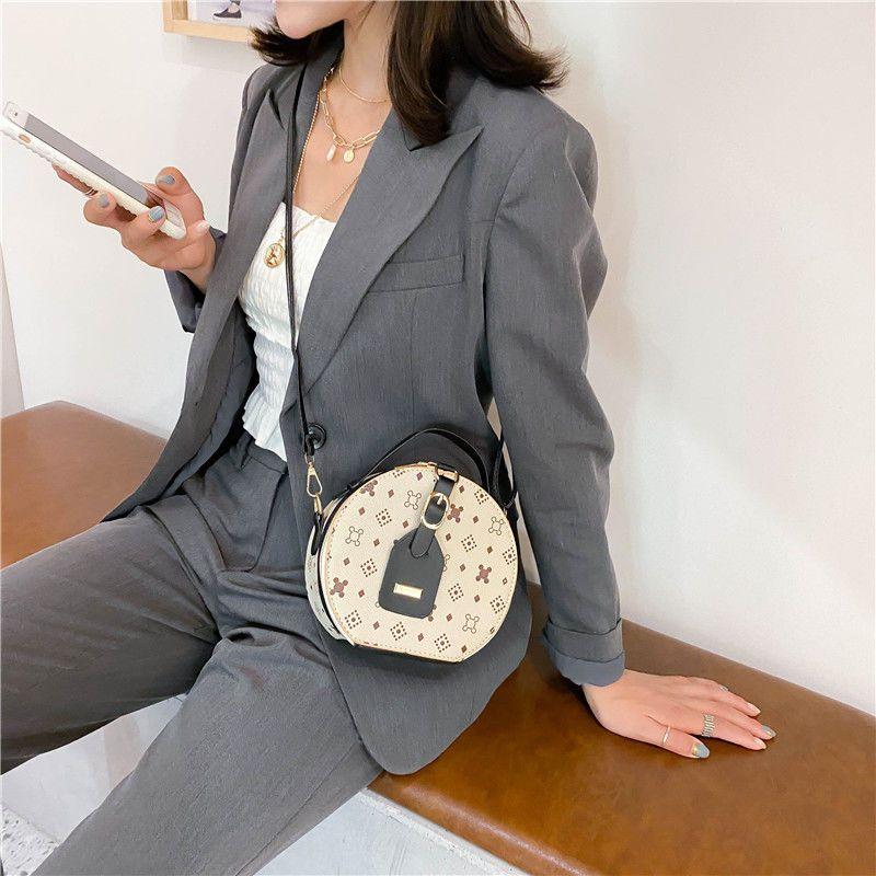 Small round Biscuit Women's Bag 2024 New Fashion Shoulder Crossbody All-Matching High-Grade Niche Retro Classic Bag