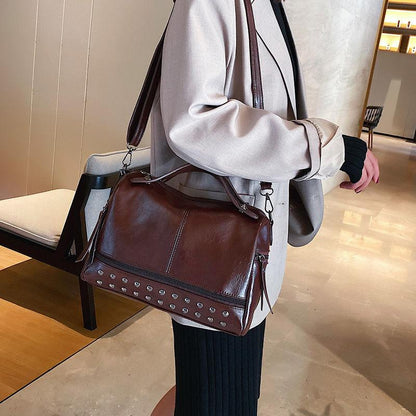 Authentic Leather Tactile Feel Bag Women's 2024 New Retro Easy Matching Portable Messenger Bag Large Capacity Women's Bag Elegant Shoulder Bag