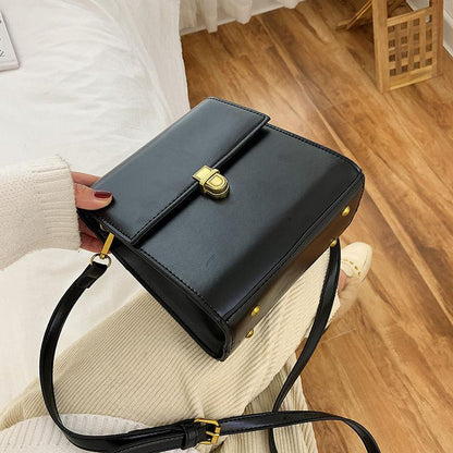 Retro small bag Women's temperament Elegant retro simple messenger bag 2024 new Korean version of one-shoulder fashion small square bag temperament leather bag Advanced sense of cross-over women's bag