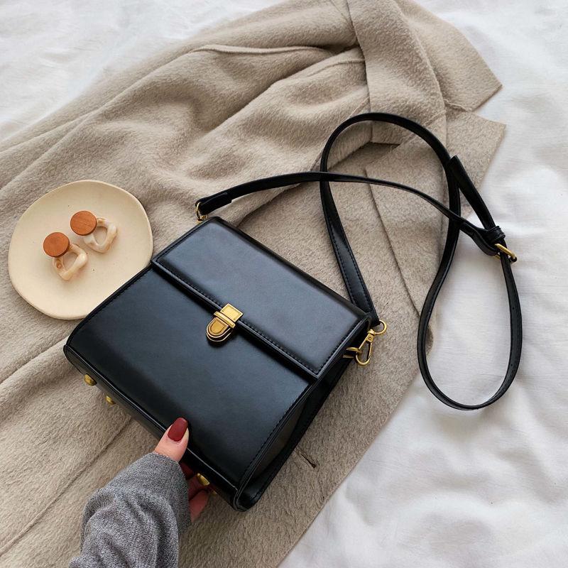 Retro small bag Women's temperament Elegant retro simple messenger bag 2024 new Korean version of one-shoulder fashion small square bag temperament leather bag Advanced sense of cross-over women's bag