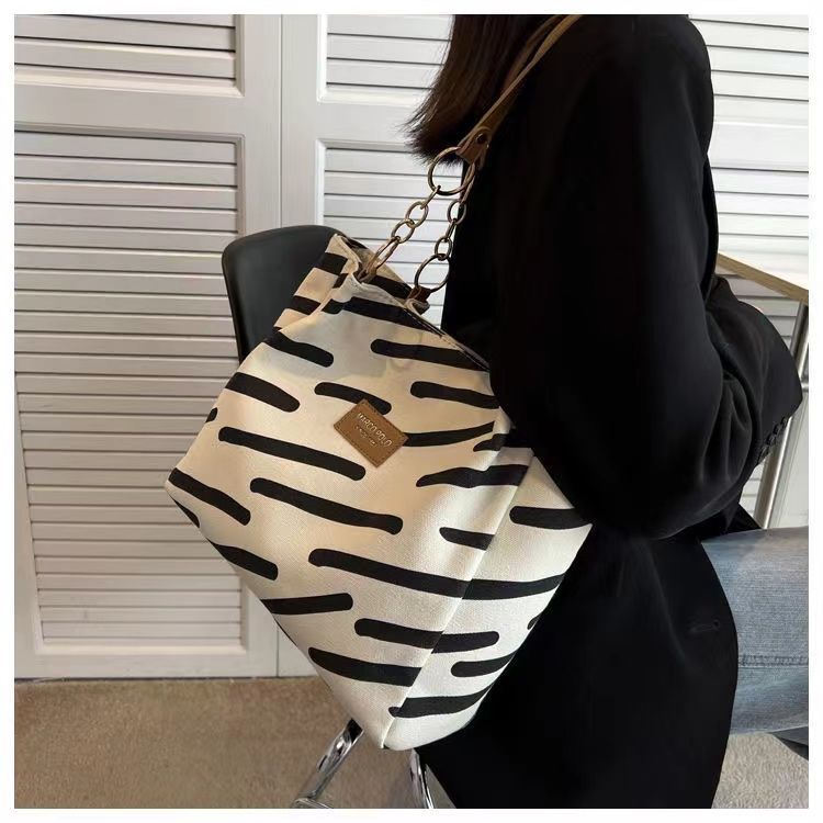 Canvas bag women's tote bag 2024 new fashion fashion shoulder bag large-capacity commuter shoulder bag striped canvas bag women