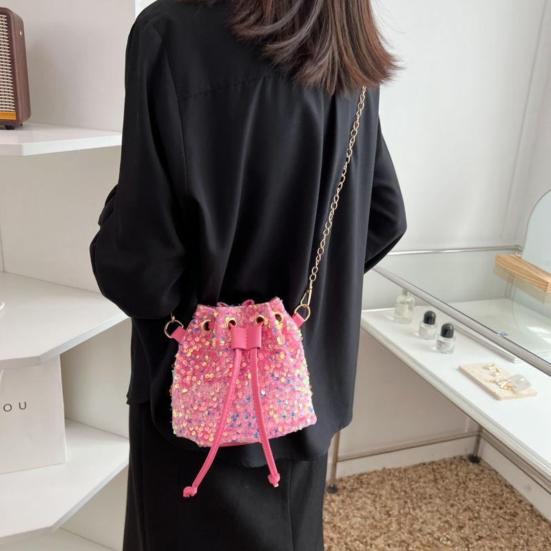 Personalized sequin bucket bag shoulder bag for women 2024 new ins net red versatile sequin bucket bag chain strip bungee bag one shoulder cross body bag