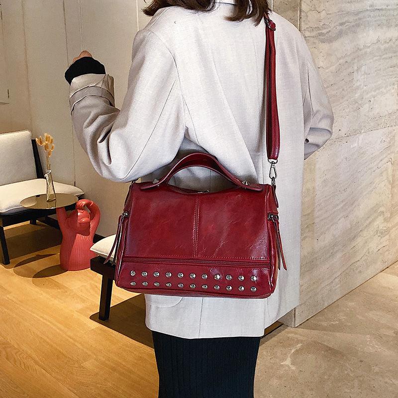 Authentic Leather Tactile Feel Bag Women's 2024 New Retro Easy Matching Portable Messenger Bag Large Capacity Women's Bag Elegant Shoulder Bag