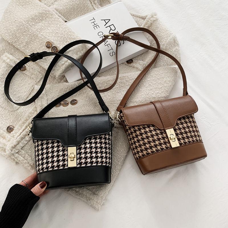 Small bucket bag fashion women's shoulder bag 2024 new all-match autumn and winter one-shoulder messenger bag high-end retro fashion plaid bucket bag