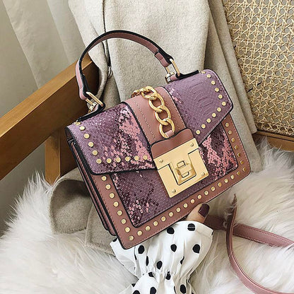 2024 Spring and Autumn New Delicate Fashion Women's Bag Advanced Sense Fashion Retro Hong Kong Style Small Square Bag Leisure Versatile Straddle Bag Small Design Shoulder Bag Lightweight Simple Handbag