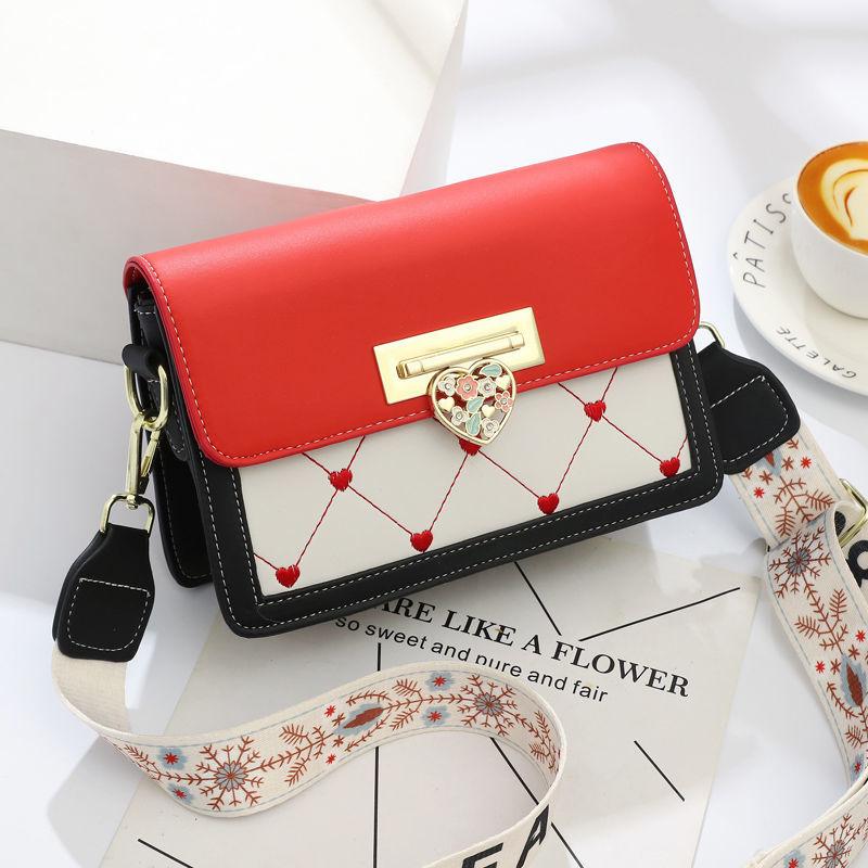 2024 new spring and summer high grade delicate messenger bag fashion versatile rhombus shoulder bag small design contrast color bag elegant lovely women's small square bag