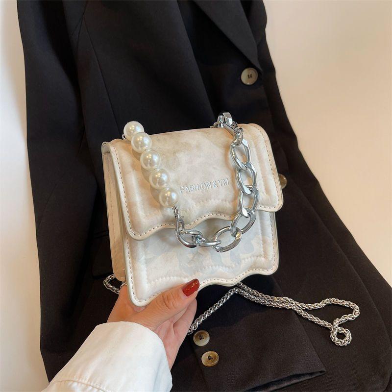 New Mini Bag Women 2024 New Fashion Handheld Pearl Chain Crossbody Bag Advanced Small Square Bag Personality Cute Chain Bag Girl Crossbody Bag