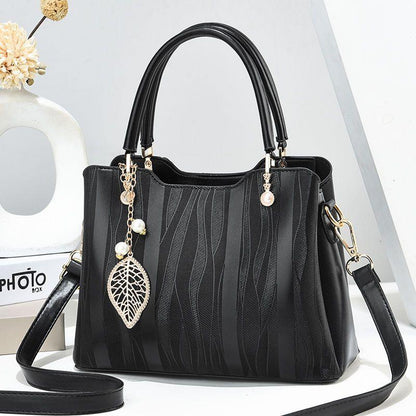 High quality solid color women's bag 2024 Spring and Autumn New fashion temperament versatile handbag Large capacity commuting elegant single shoulder messenger bag Solid color simple small square bag