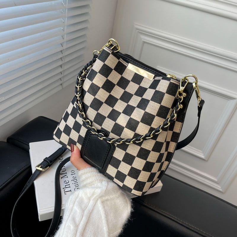 Fashion bucket bag High quality women's bag New advanced texture bucket bag Fashion leopard cross body bag Chessboard case handbag