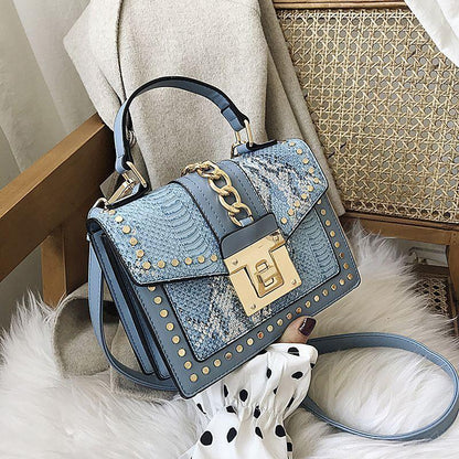 2024 Spring and Autumn New Delicate Fashion Women's Bag Advanced Sense Fashion Retro Hong Kong Style Small Square Bag Leisure Versatile Straddle Bag Small Design Shoulder Bag Lightweight Simple Handbag