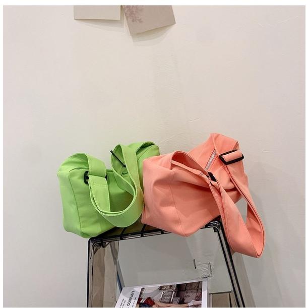 Casual simple single room canvas bag Japanese sports and leisure nylon messenger bag female 2024 new large-capacity canvas bag student shoulder bag