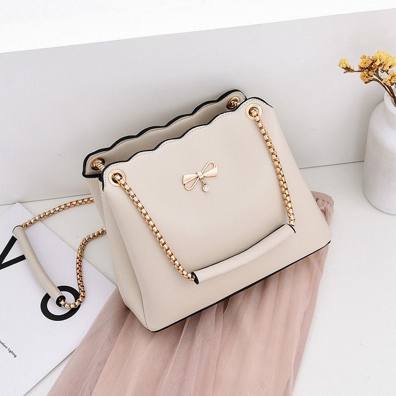 Women's Bag 2024 New Fashionable Korean Style Versatile Ins Fashionable Women's Bag Autumn and Winter Chains Small Bag Shoulder Messenger Bag