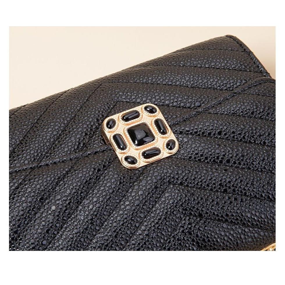 2024 Spring and Summer New Fashion Elegant Women's Bag Classic Versatile Fashion Chain Bag Small Daily Crossbody Bag Light Luxury Premium Small Square Bag Delicate Small Fragrant Bag