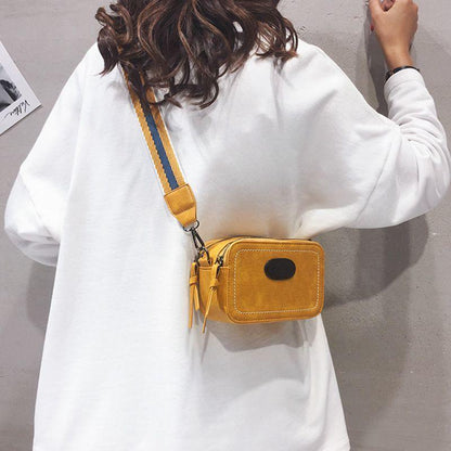 2024 New Advanced Texture Retro Fashion Small Square Bag Commuter Leisure Daily Versatile Crossbody Bag Exquisite Simple Shoulder Bag Unique and Elegant Women's Bag