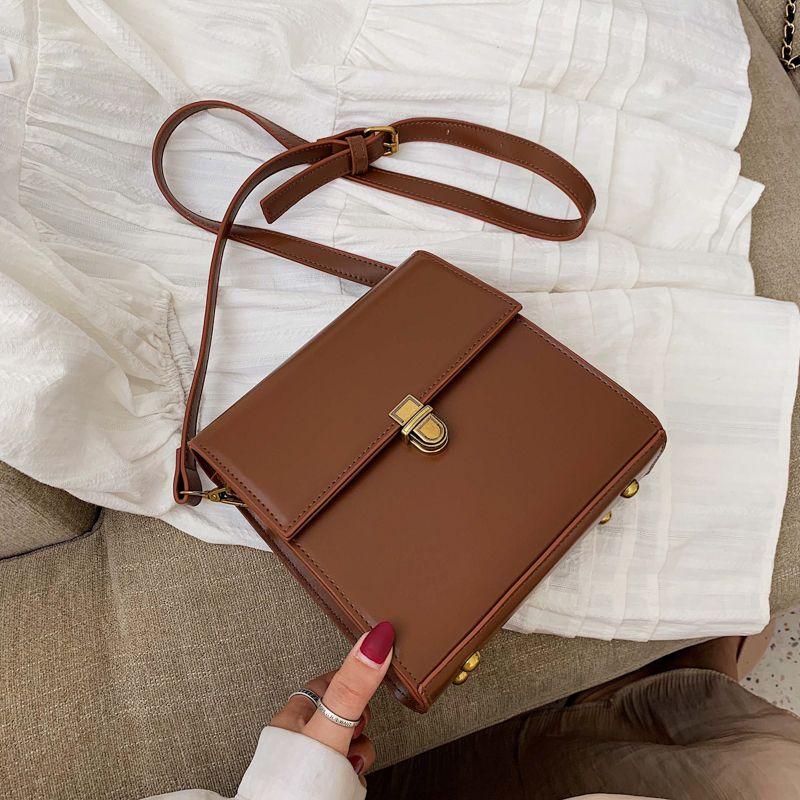 Retro small bag Women's temperament Elegant retro simple messenger bag 2024 new Korean version of one-shoulder fashion small square bag temperament leather bag Advanced sense of cross-over women's bag