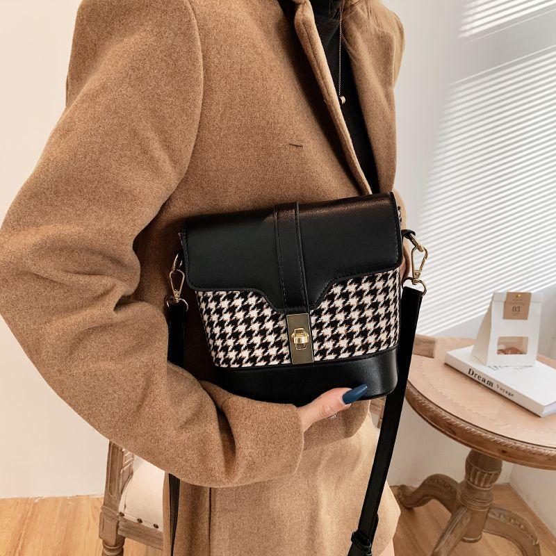 Small bucket bag fashion women's shoulder bag 2024 new all-match autumn and winter one-shoulder messenger bag high-end retro fashion plaid bucket bag