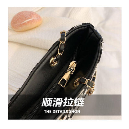 New Autumn and Winter Women's Bags All-Match Fashion Chessboard Grid Large Capacity Shoulder Bag Cross body Tote Chain Big Bag female