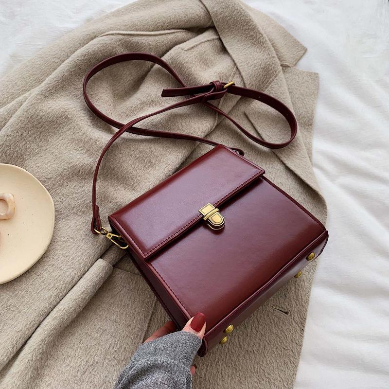 Retro small bag Women's temperament Elegant retro simple messenger bag 2024 new Korean version of one-shoulder fashion small square bag temperament leather bag Advanced sense of cross-over women's bag