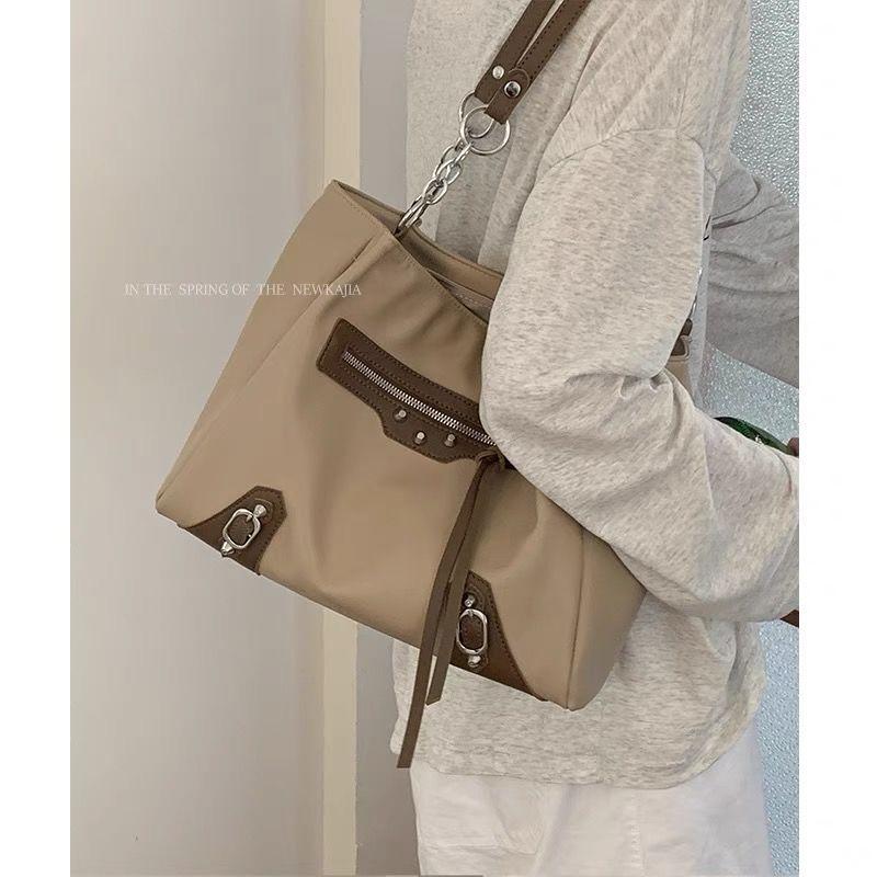 PU Tote bag 2024 new trend large capacity commuting shoulder bag advanced sense portable Tote bag temperament casual Tote bag