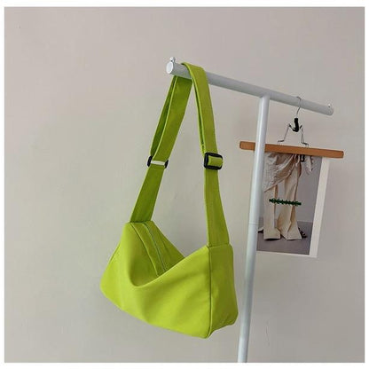 Casual simple single room canvas bag Japanese sports and leisure nylon messenger bag female 2024 new large-capacity canvas bag student shoulder bag