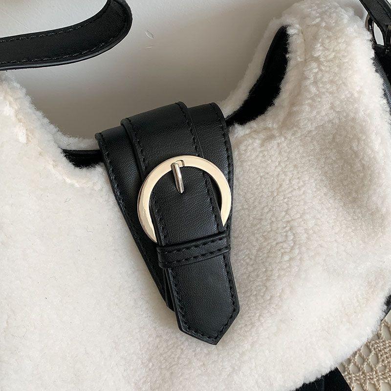 Plush bag Women's fur bag Crossbody bag Contrast cross body shoulder bag 2024 new autumn and winter trend armpit bag High quality senior sense shoulder bag