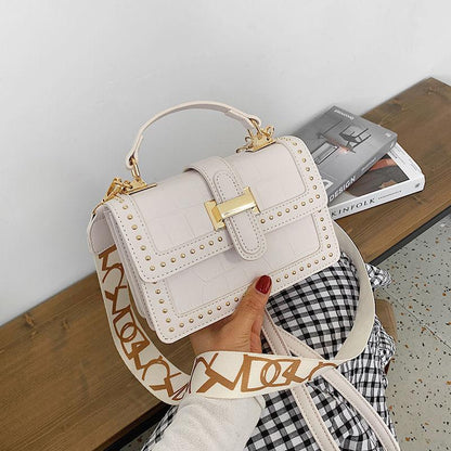 High-End Western Style Small Bag for Women 2024 New Korean Style Versatile Textured Crossbody Bag Fashionable Portable Small Square Bag