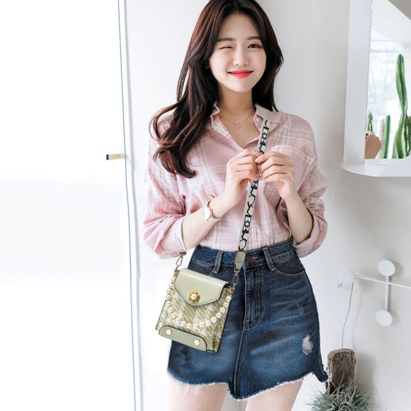 Elegant and lovely small bag, spring and summer, new popular color-blocking bag, women's 2024 popular style, high quality single shoulder bag, vertical style, mini cross-body, lightweight and versatile mobile phone bag