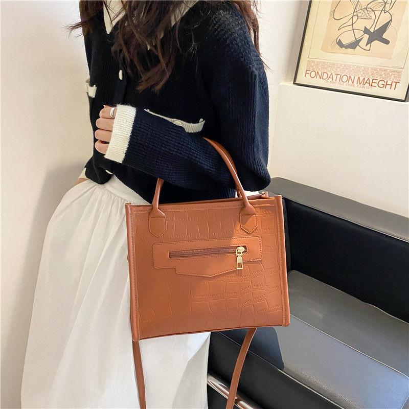 PU handbag popular shoulder bag women's 2024 new trendy fashion women's bag autumn and winter high-quality texture solid color versatile casual shoulder bag women's temperament women's bag