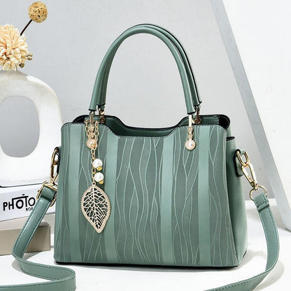 High quality solid color women's bag 2024 Spring and Autumn New fashion temperament versatile handbag Large capacity commuting elegant single shoulder messenger bag Solid color simple small square bag