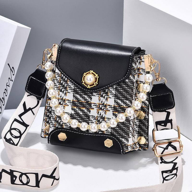 Elegant and lovely small bag, spring and summer, new popular color-blocking bag, women's 2024 popular style, high quality single shoulder bag, vertical style, mini cross-body, lightweight and versatile mobile phone bag