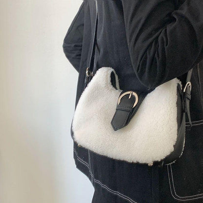 Plush bag Women's fur bag Crossbody bag Contrast cross body shoulder bag 2024 new autumn and winter trend armpit bag High quality senior sense shoulder bag