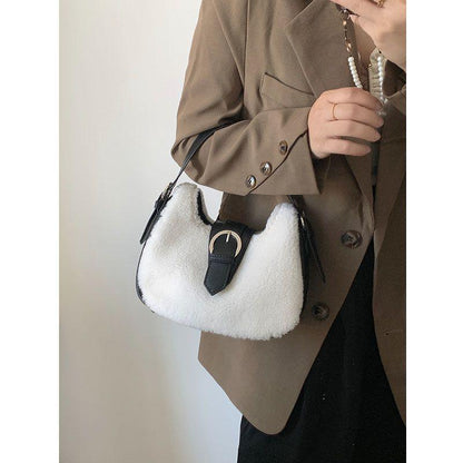 Plush bag Women's fur bag Crossbody bag Contrast cross body shoulder bag 2024 new autumn and winter trend armpit bag High quality senior sense shoulder bag