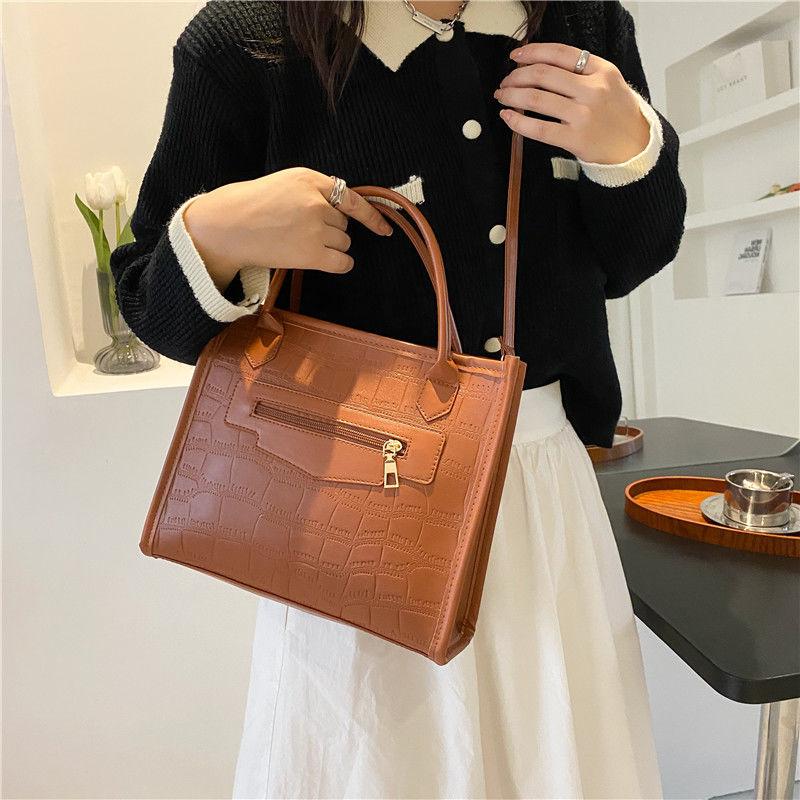 PU handbag popular shoulder bag women's 2024 new trendy fashion women's bag autumn and winter high-quality texture solid color versatile casual shoulder bag women's temperament women's bag